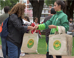 Lanzaron el programa Ecobolsas para promover el cuidado del medioambiente Lanzaron el programa Ecobolsas para promover el cuidado del medioambiente